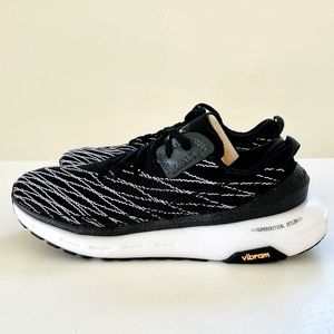 Brandblack Tarantula Running Shoes in Black